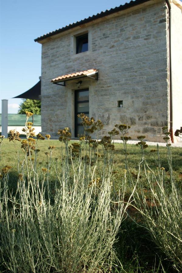 Lita Villa *